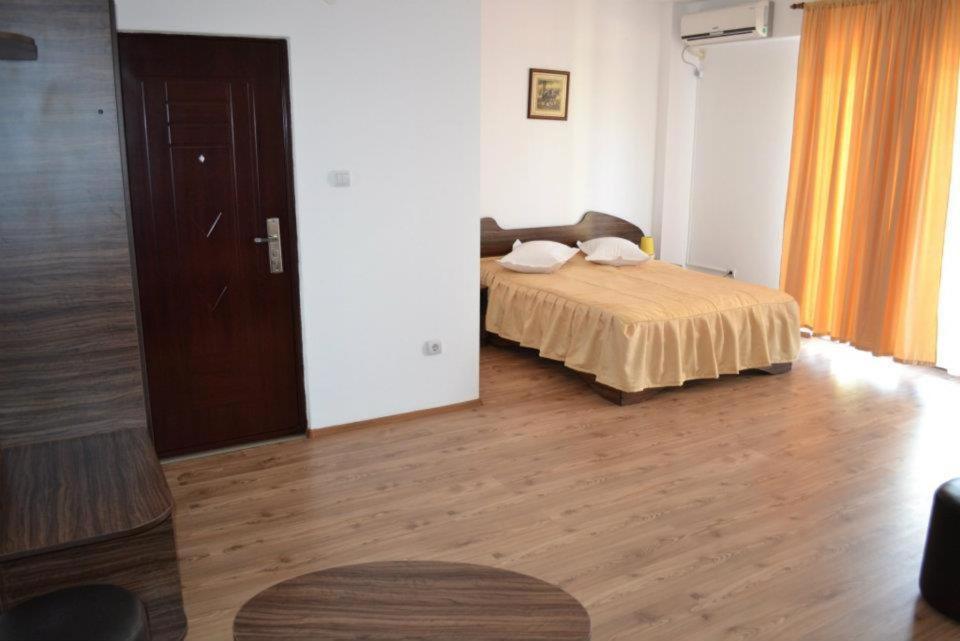 Hotel Corsar Tulcea Extérieur photo